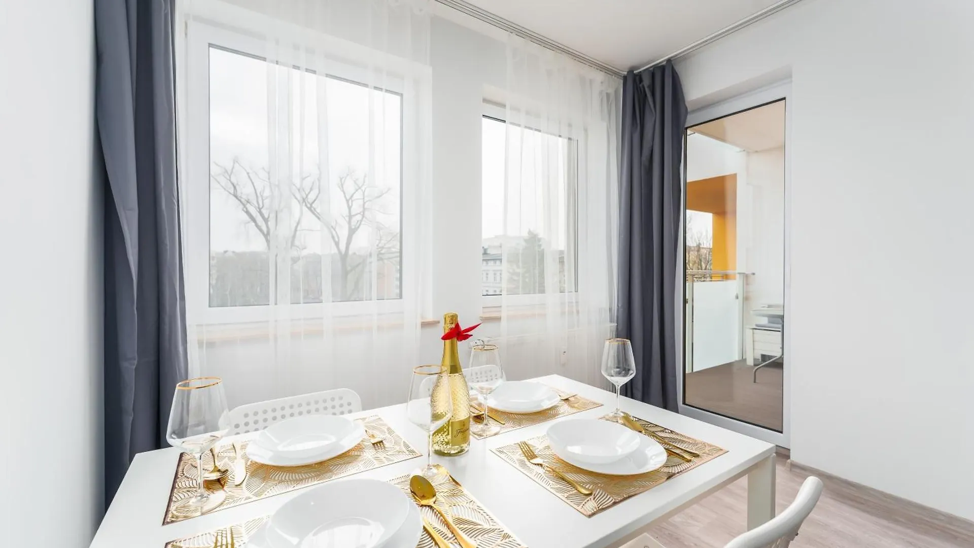 Apartament Miodowy Dom Kolobrzeg 아파트